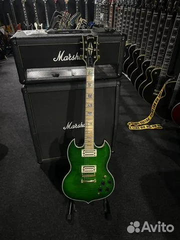 Электрогитара кастом, в стиле gibson